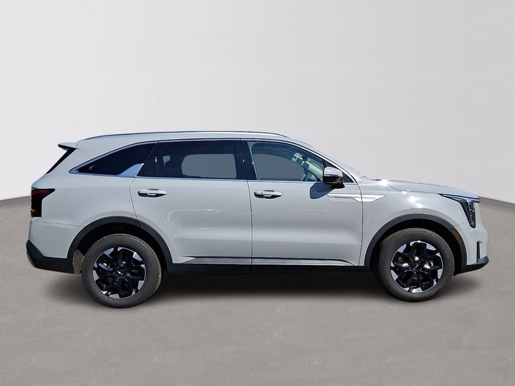 Certified 2025 Kia Sorento S image 7