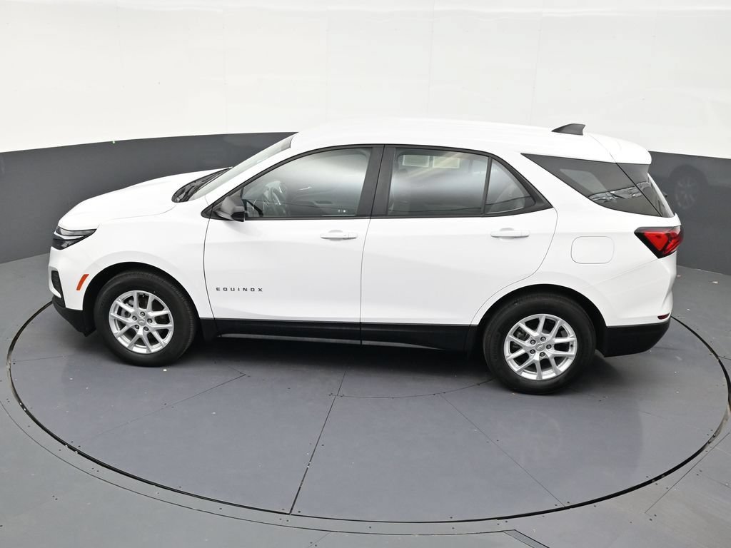 Used 2024 Chevrolet Equinox LS FWD image 10