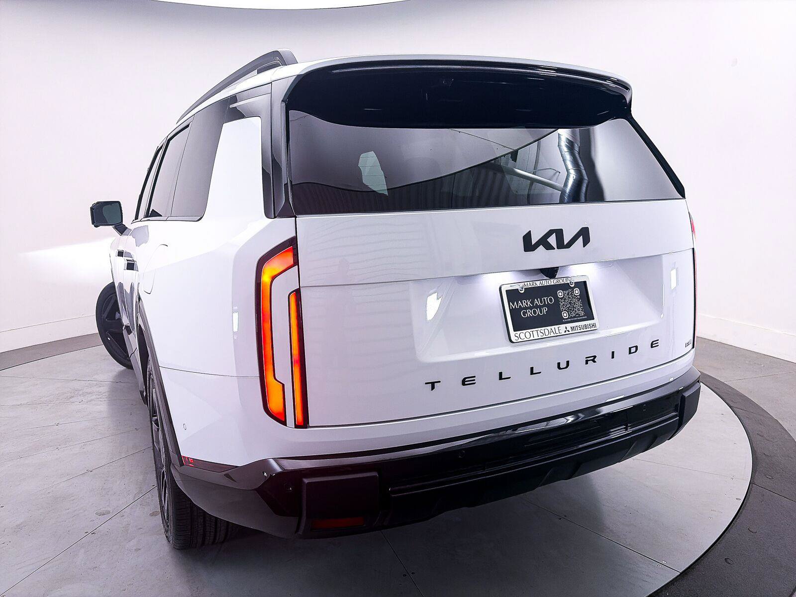 Used 2027 Kia Telluride SX Prestige X-Line AWD/4WD image 4
