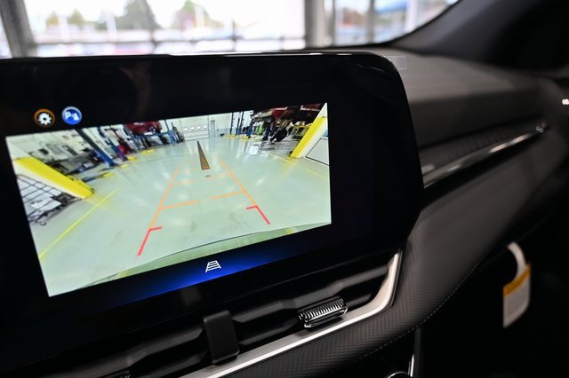 New 2026 Chevrolet Equinox LT w/ Convenience Package II image 16