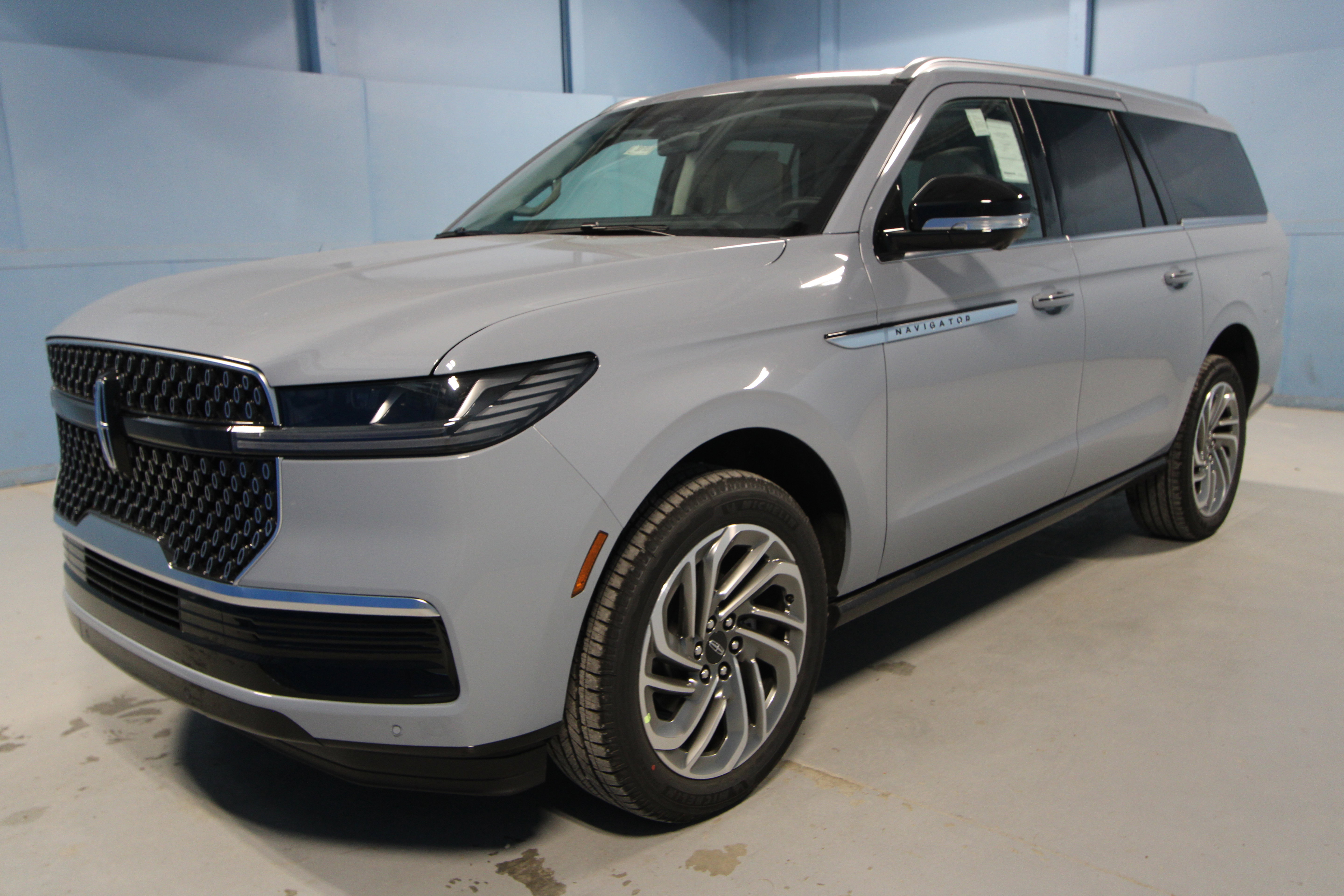 New 2026 Lincoln Navigator L Reserve AWD/4WD image 27