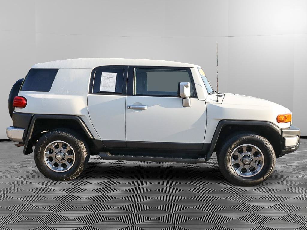 Used 2013 Toyota FJ Cruiser 4WD w/ Upgrade Pkg image 9