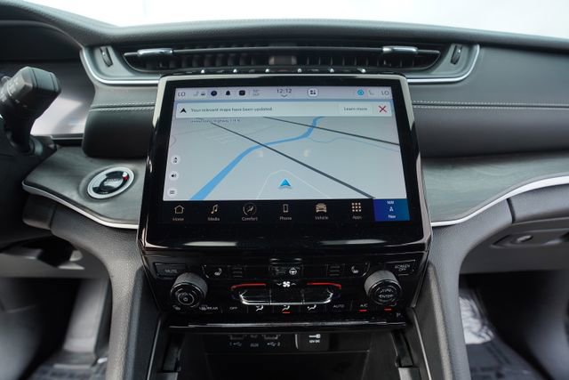 Used 2024 Jeep Grand Cherokee Limited image 28