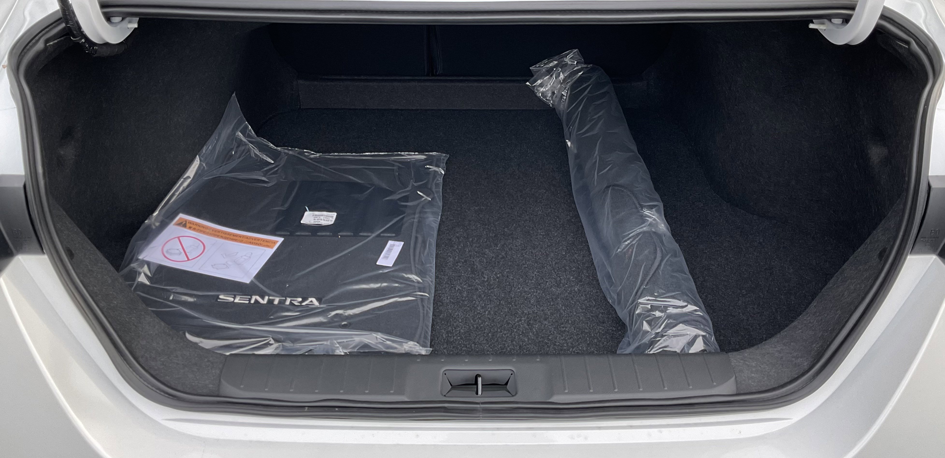 Used 2025 Nissan Sentra SR image 38