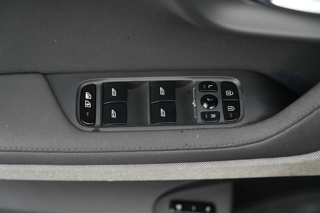Used 2022 Polestar Polestar 2 w/ Performance Package image 24