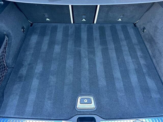 Used 2022 Mercedes-Benz GLC 300 w/ Multimedia Package Lite image 18