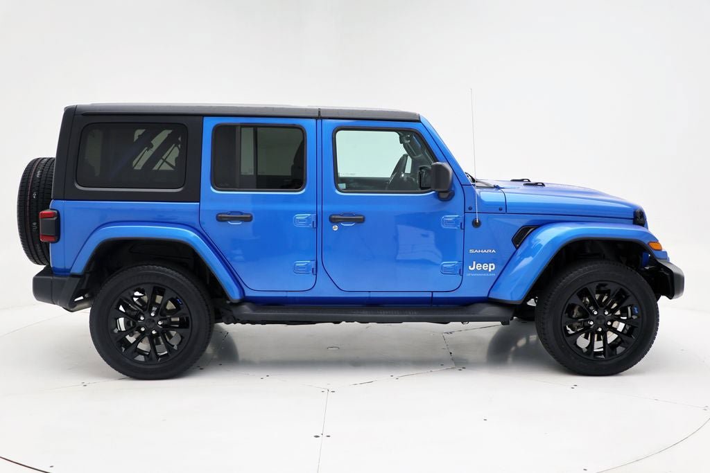 Used 2023 Jeep Wrangler Unlimited Sahara w/ Cold Weather Group AWD/4WD image 3