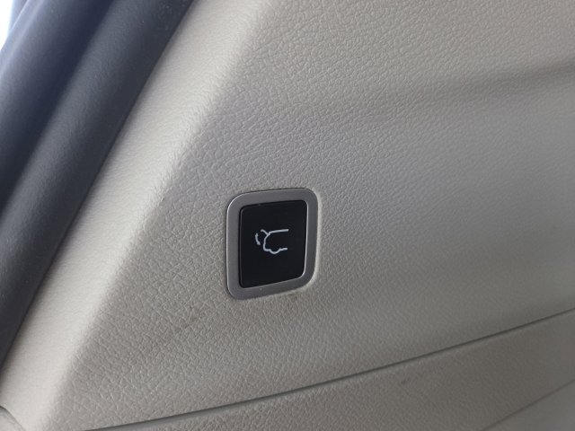 Used 2023 Chrysler Pacifica Touring-L FWD image 12