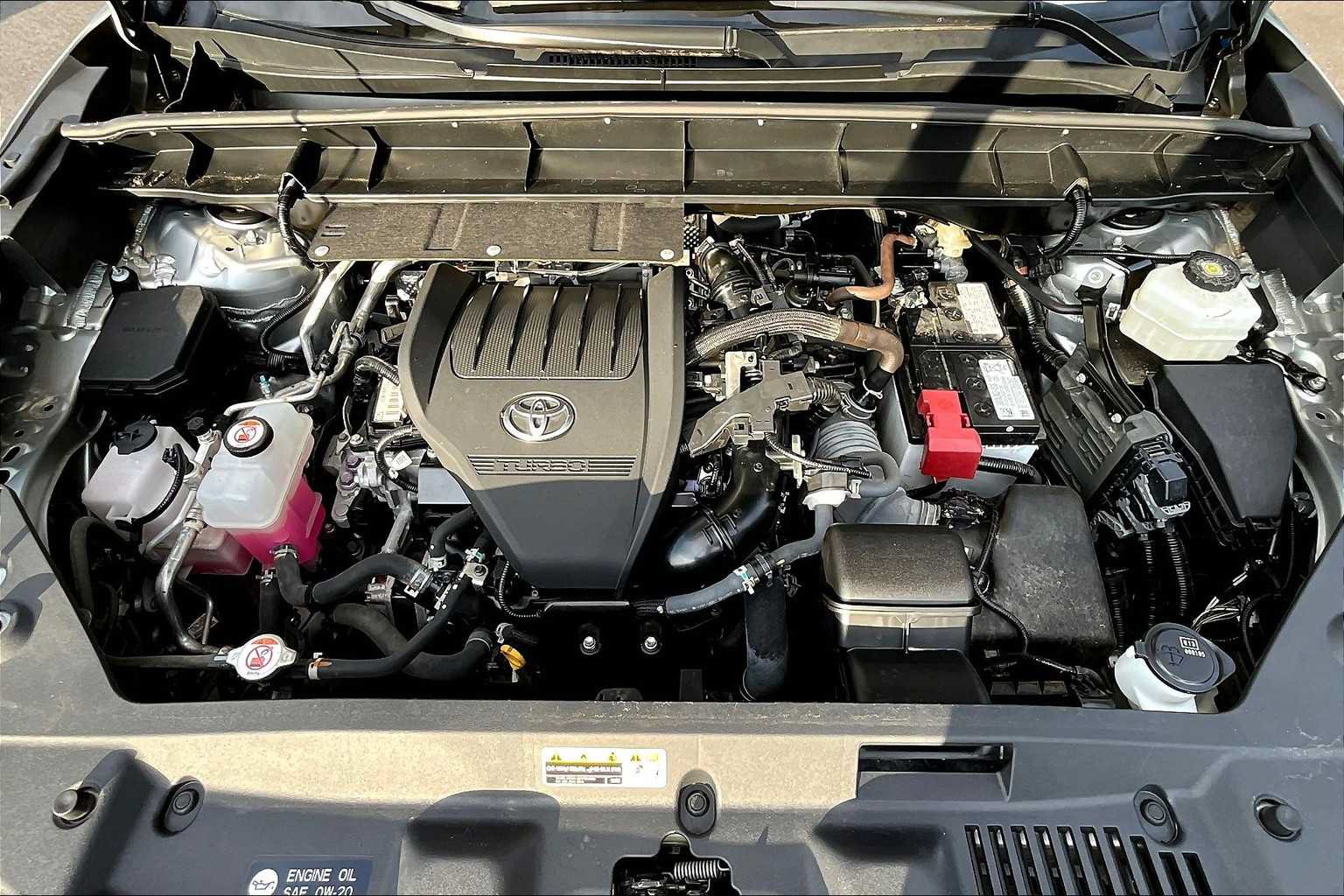 Used 2023 Toyota Highlander XLE AWD/4WD image 30