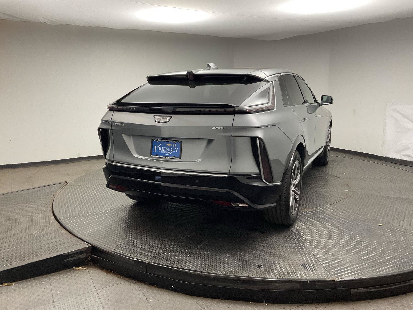Used 2024 Cadillac Lyriq Luxury w/ LPO, Floor Liner Package RWD image 7