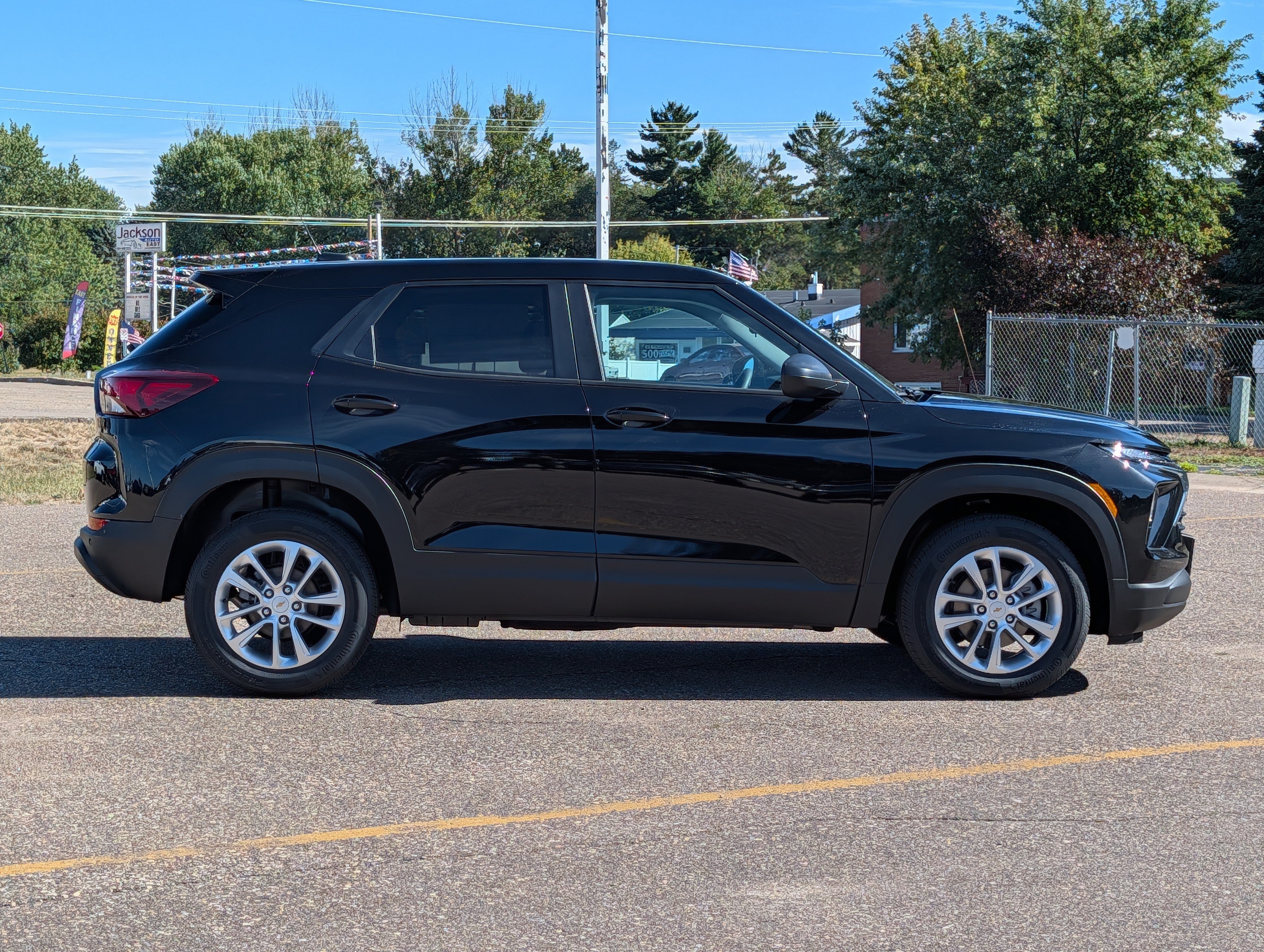 New 2026 Chevrolet TrailBlazer LS w/ LS Convenience Package AWD/4WD image 2