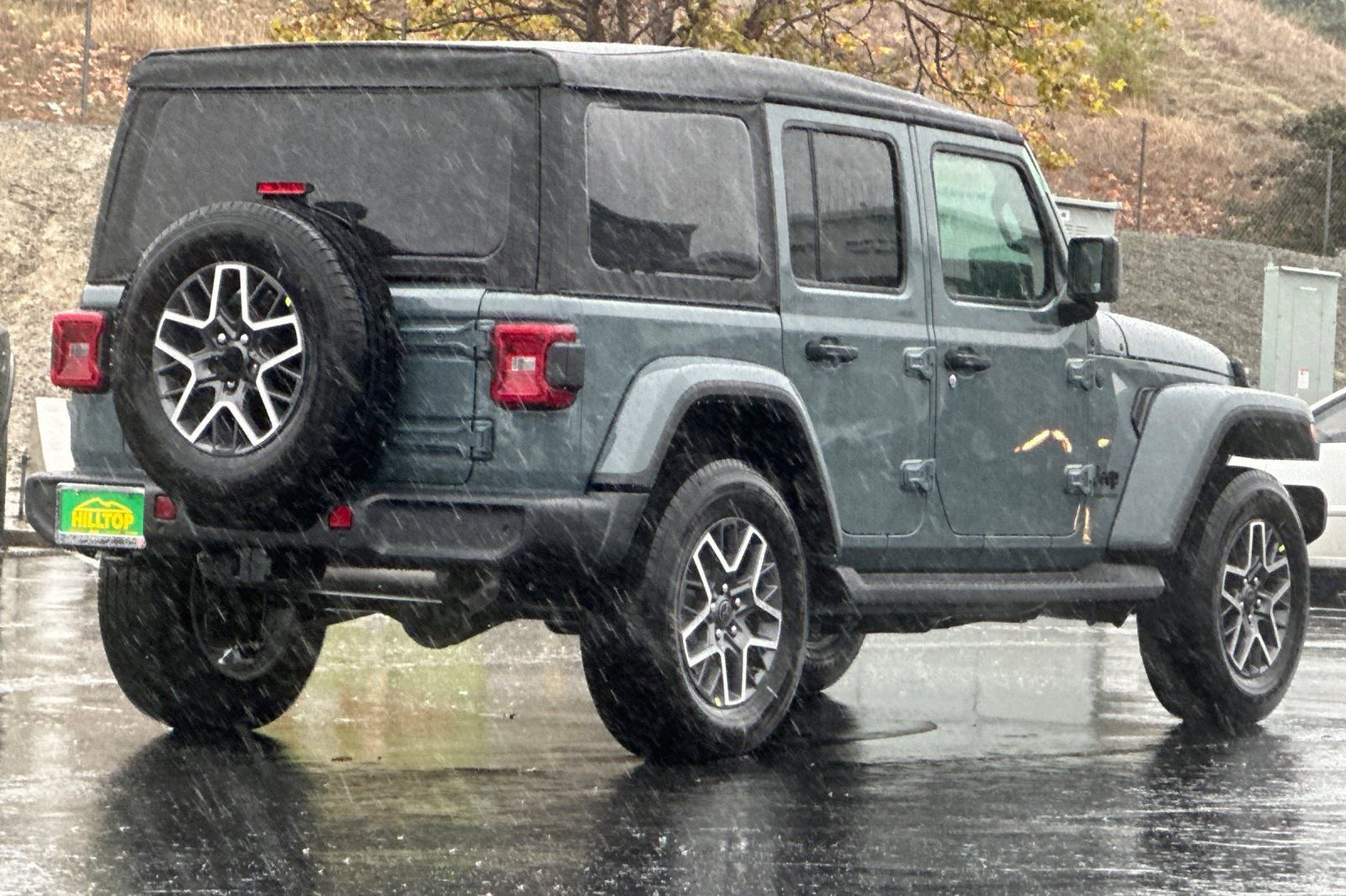 New 2026 Jeep Wrangler Unlimited Sahara AWD/4WD image 4