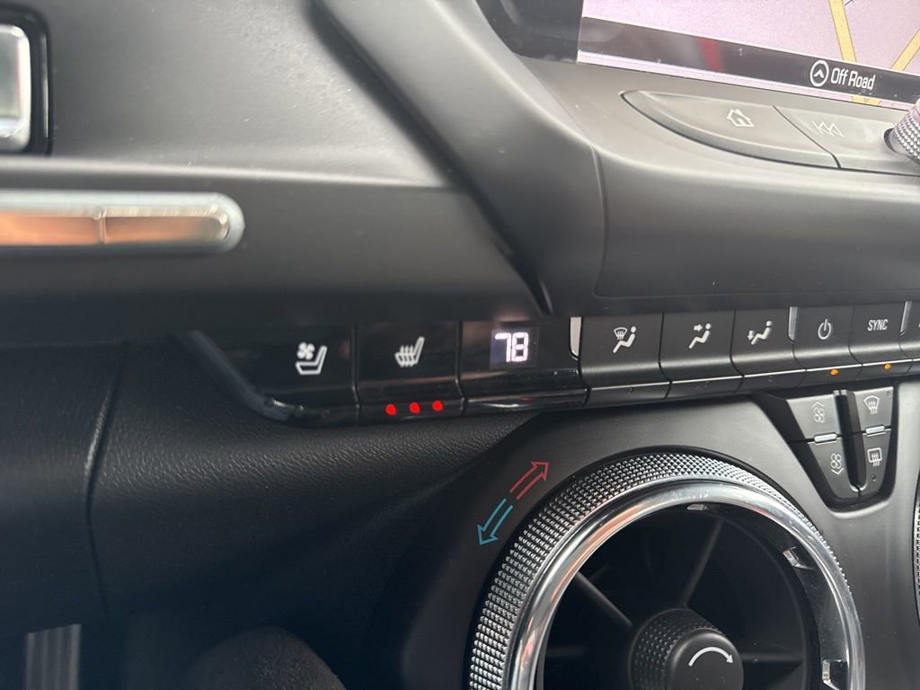 Used 2018 Chevrolet Camaro ZL1 image 21