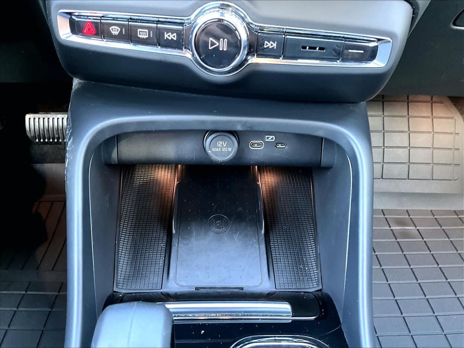 Used 2024 Volvo XC40 Recharge Ultimate w/ Protection Package Premier AWD/4WD image 38