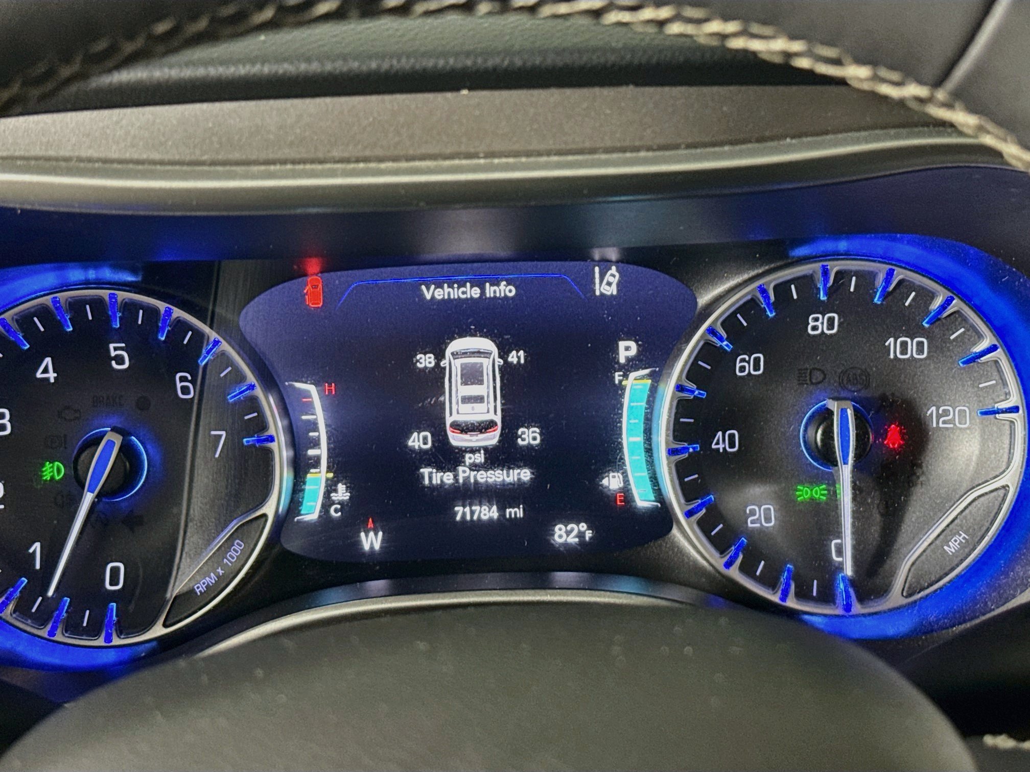 Used 2024 Chrysler Pacifica Touring-L FWD image 13
