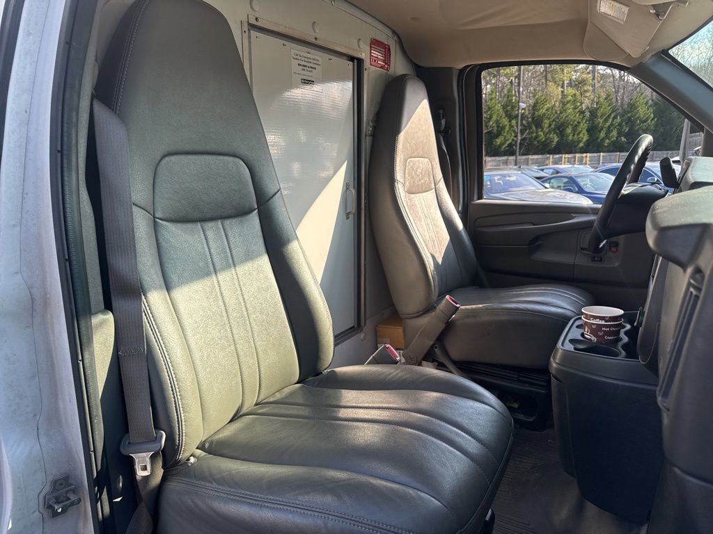 Used 2010 Chevrolet Express 3500 Extended image 7