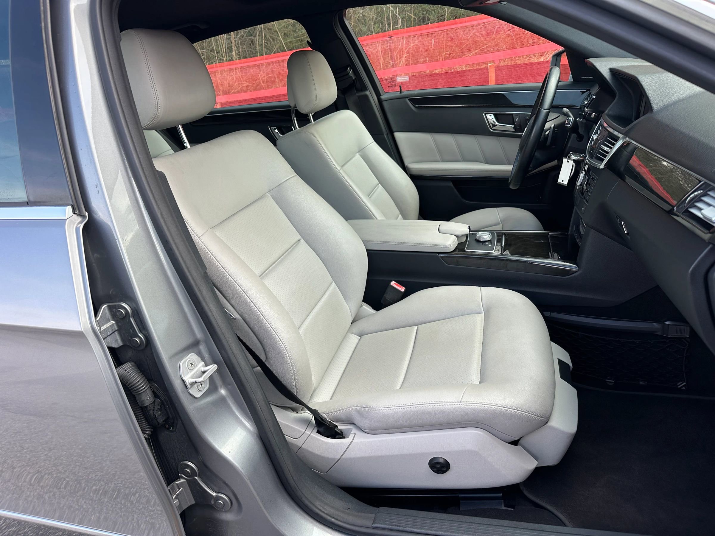 Used 2010 Mercedes-Benz E 350 Sedan image 10