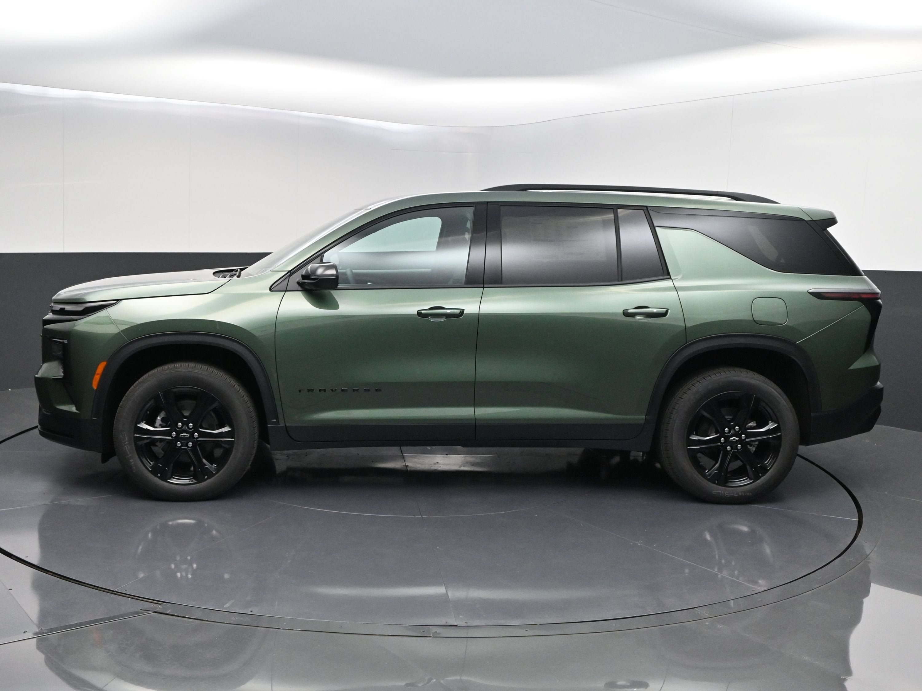 New 2027 Chevrolet Traverse LT w/ Midnight/Sport Edition AWD/4WD image 5