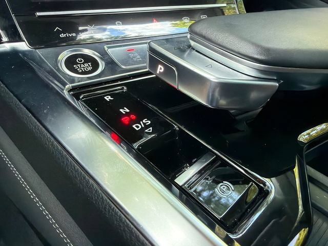 Used 2022 Audi e-tron Premium Plus AWD/4WD image 32