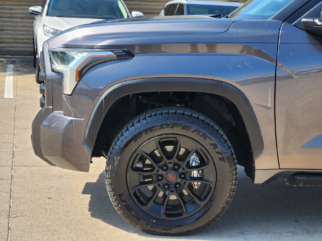 Used 2022 Toyota Tundra SR5 AWD/4WD image 16