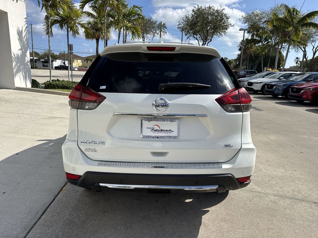 Used 2020 Nissan Rogue SL w/ Premium Package image 2