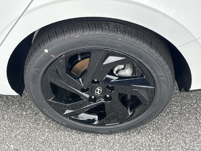 New 2026 Hyundai Elantra Sport FWD image 21