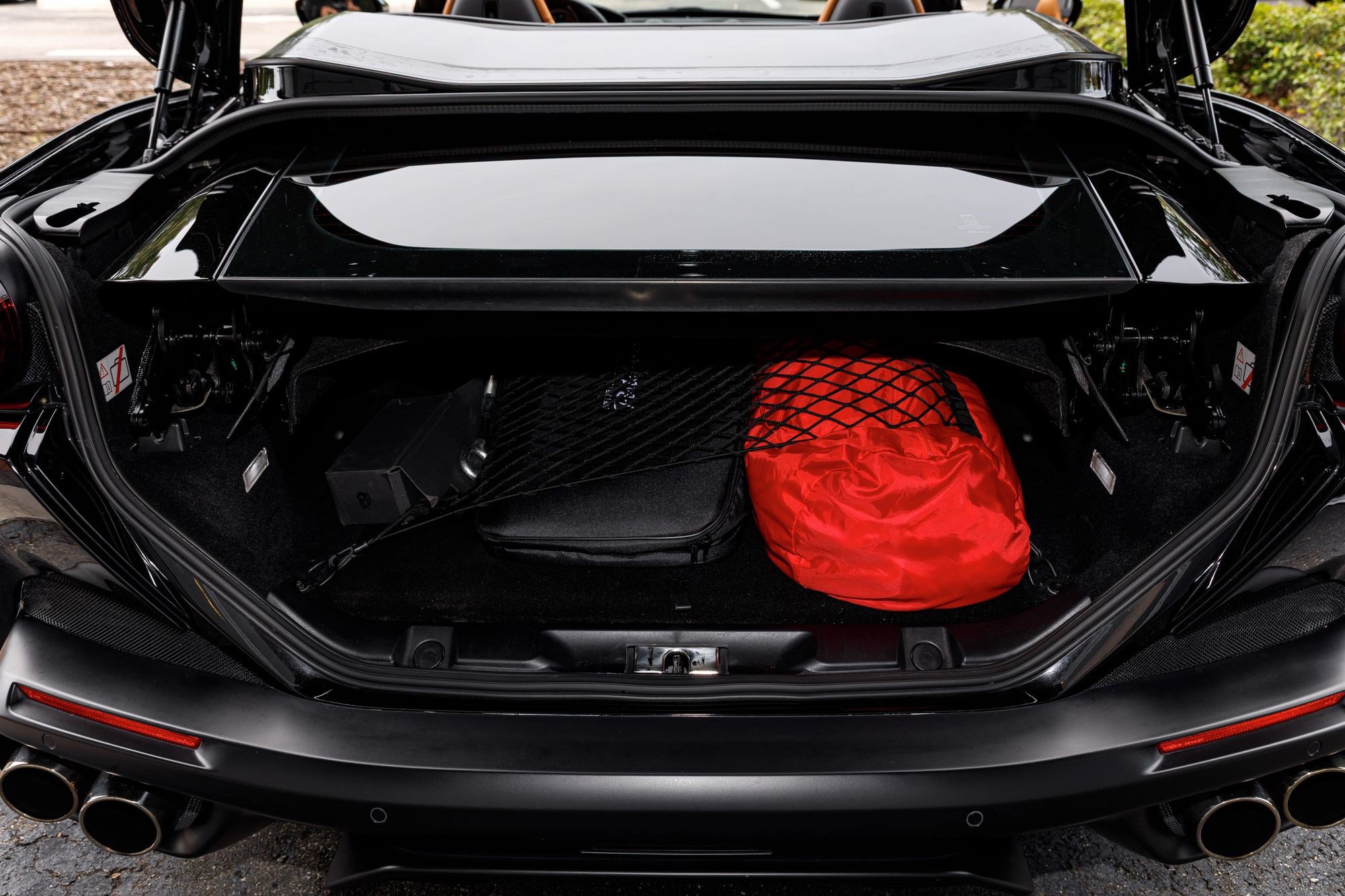 Used 2019 Ferrari Portofino RWD image 19