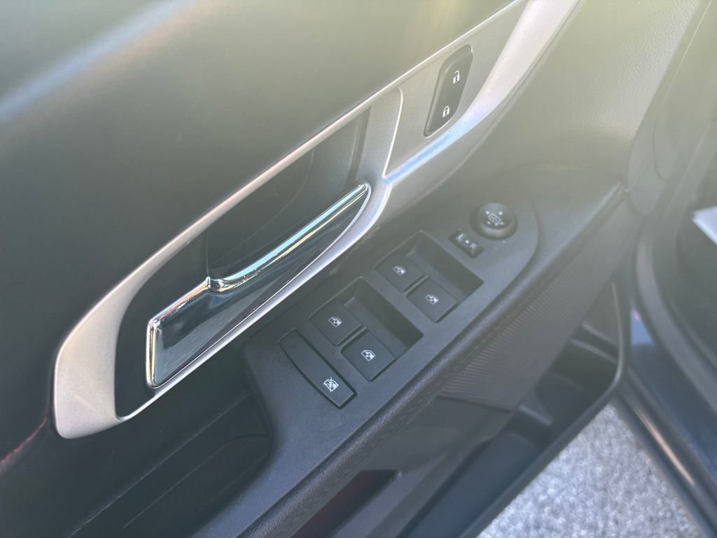 Used 2017 GMC Terrain SLE image 16