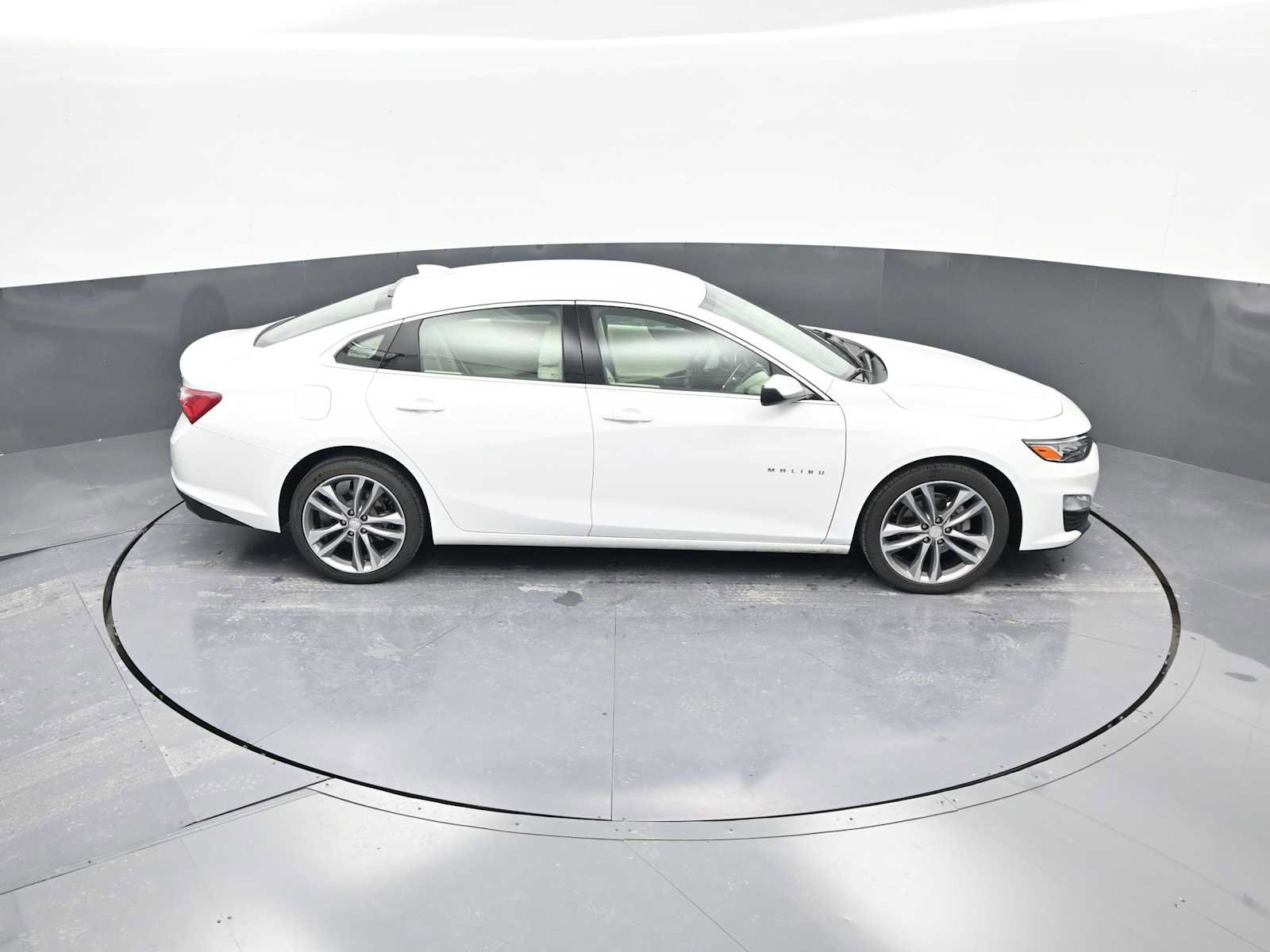 Used 2024 Chevrolet Malibu LT image 36