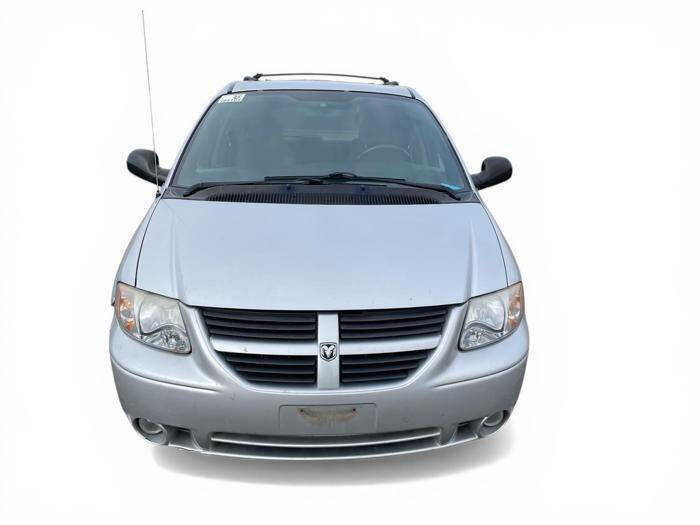 Used 2005 Dodge Grand Caravan SXT w/ Premium Group image 9