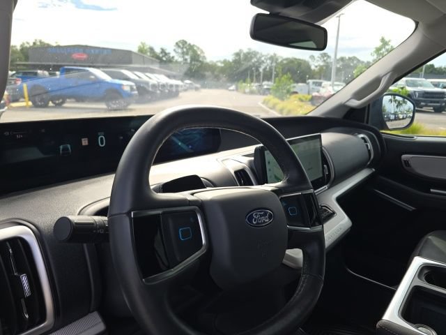 Used 2025 Ford Expedition Active AWD/4WD image 9