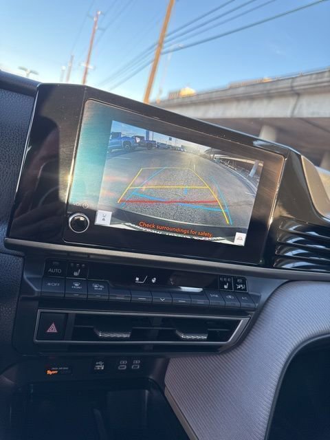 Used 2025 Toyota Camry SE w/ Convenience Package image 25