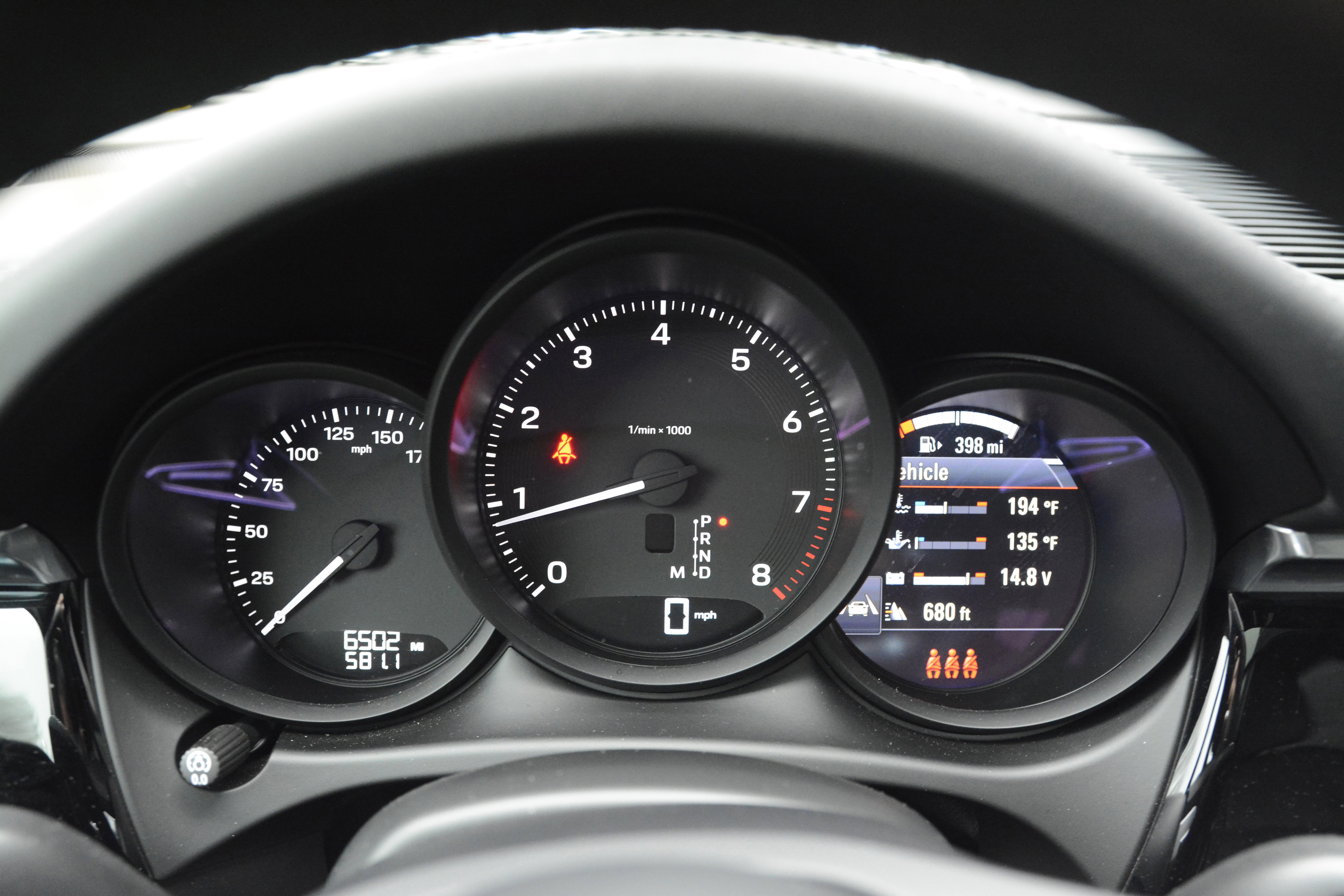 Certified 2025 Porsche Macan AWD/4WD image 17