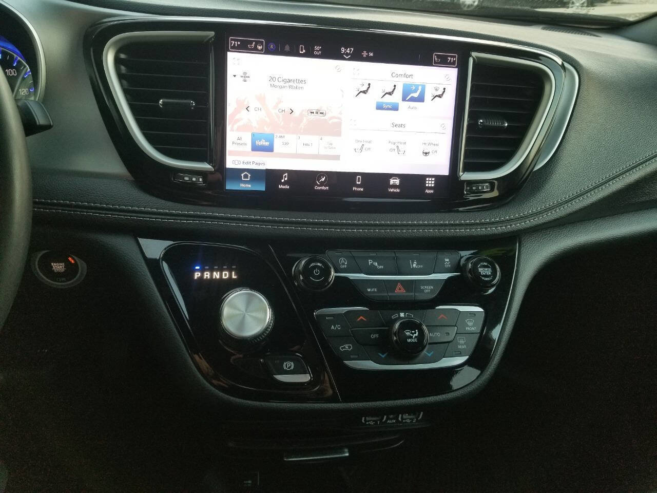 Certified 2023 Chrysler Pacifica Touring image 31