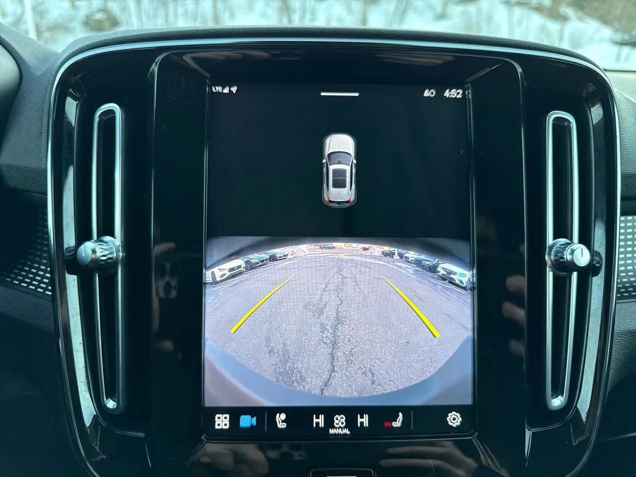 Used 2021 Volvo XC40 P8 Recharge w/ Climate Package image 54