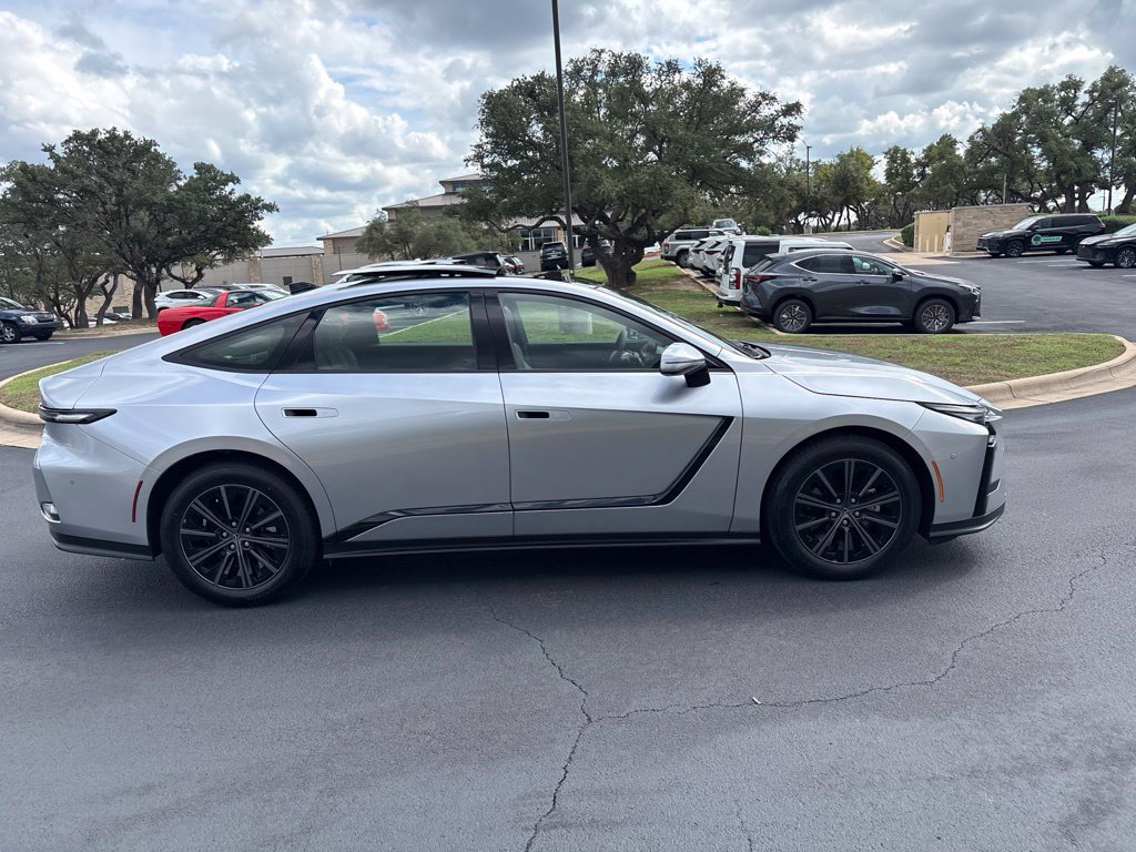 Used 2026 Lexus ES 350h w/ Cold Area Package FWD image 6
