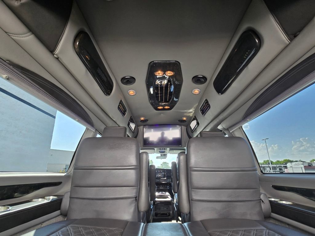 Used 2022 Chevrolet Express 2500 Extended w/ Enhanced Convenience Package image 8