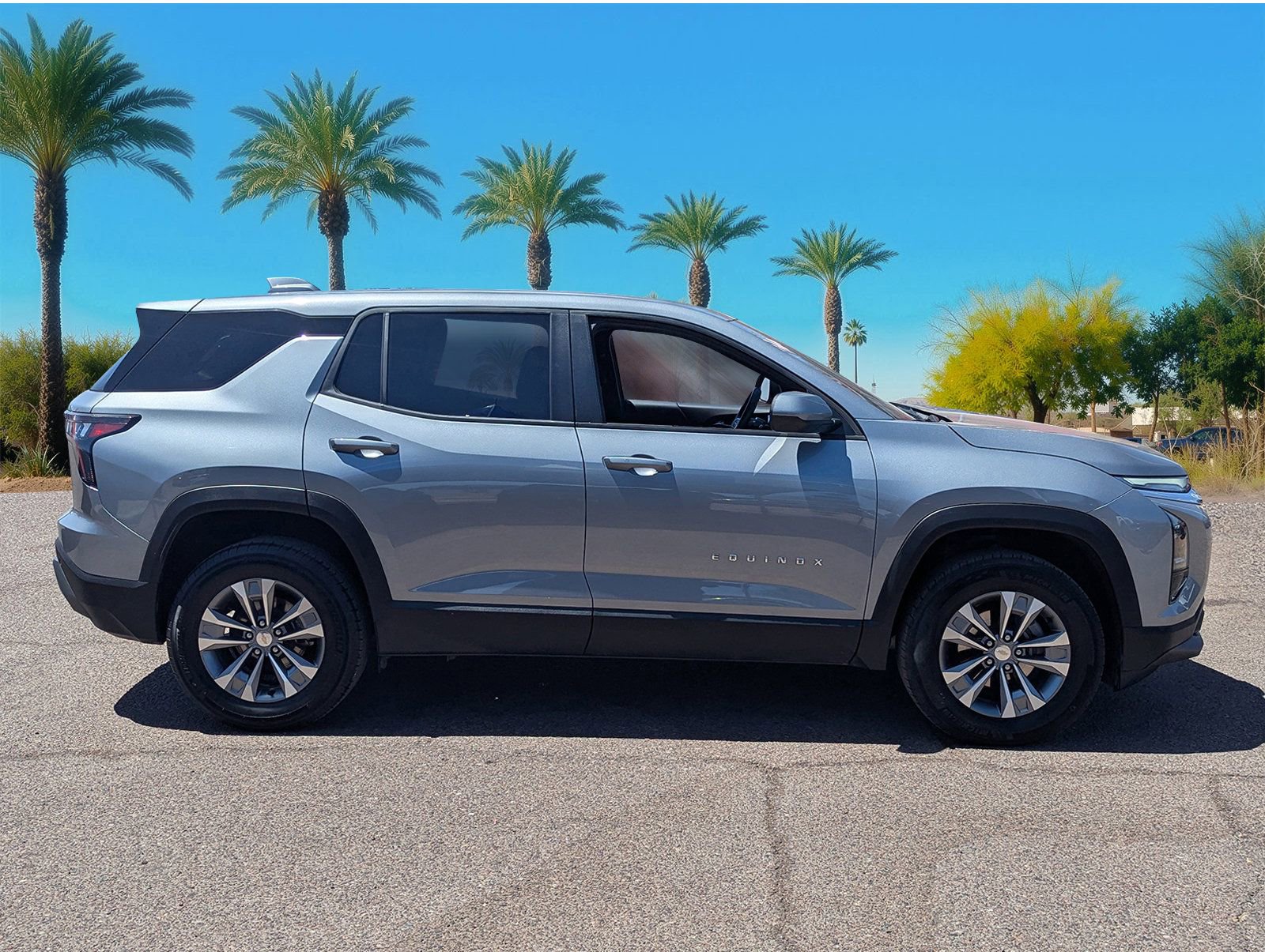 Used 2025 Chevrolet Equinox LT AWD/4WD image 6