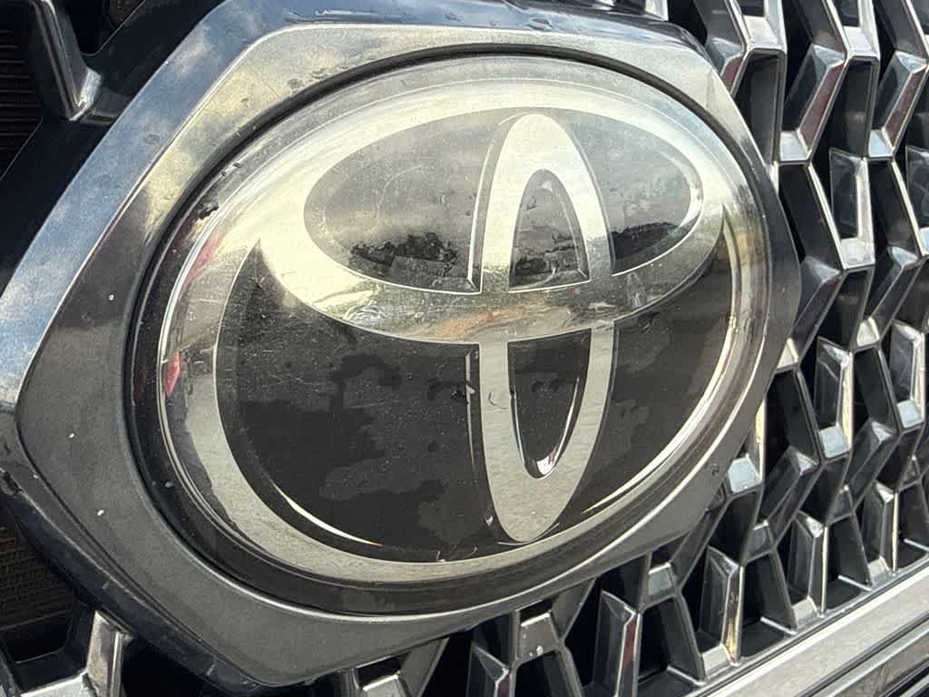 Used 2019 Toyota Tacoma TRD Off-Road AWD/4WD image 9