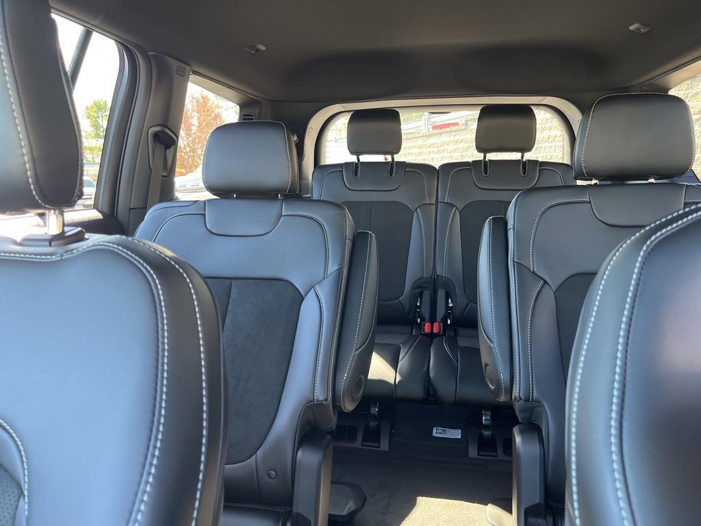 New 2025 Jeep Grand Cherokee L Altitude image 26