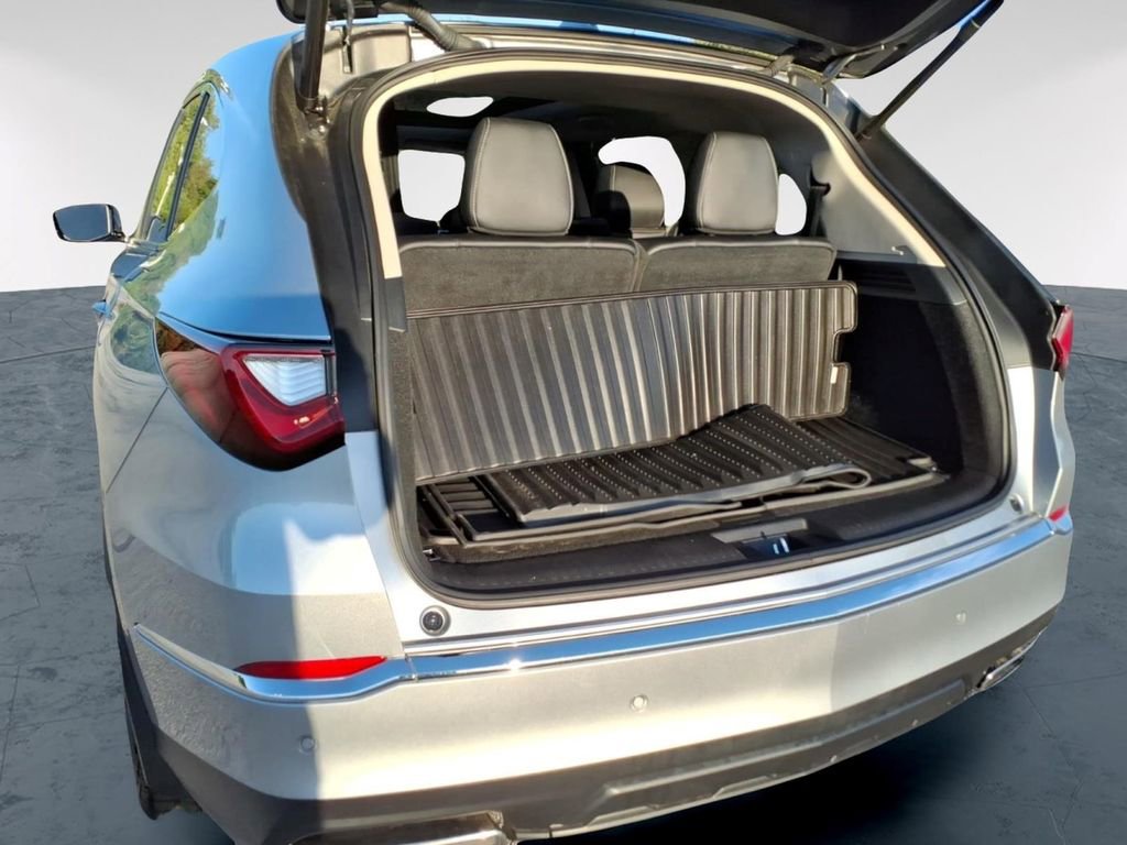 Used 2023 Acura MDX FWD w/ Technology Package image 8
