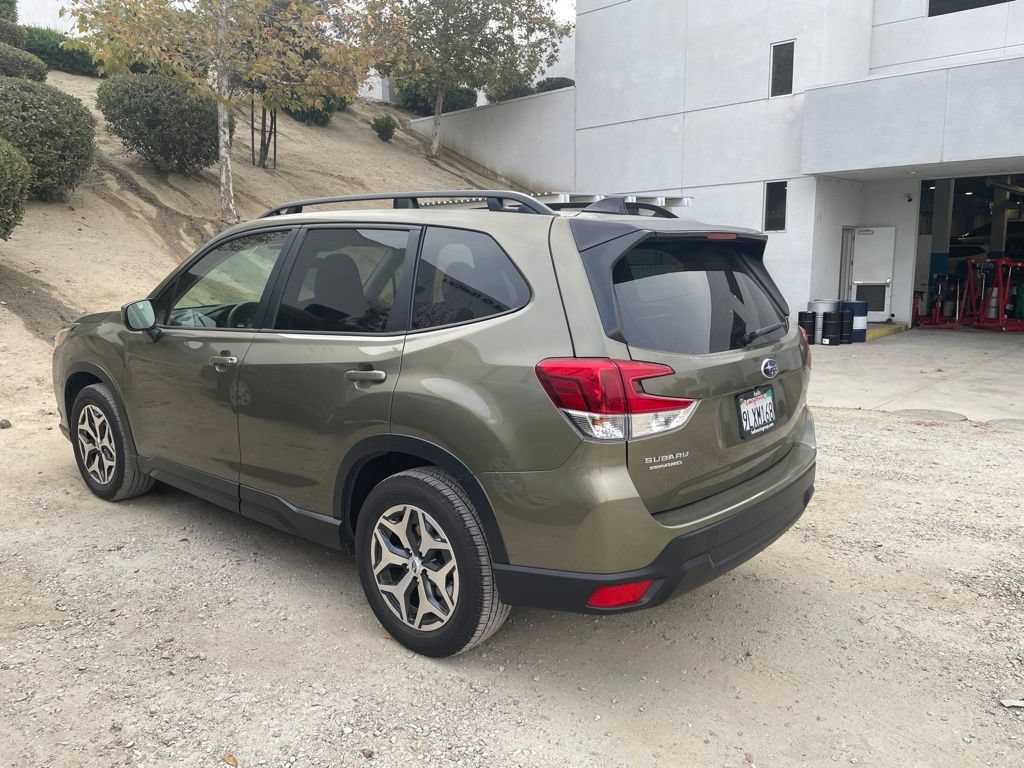 Used 2024 Subaru Forester Premium AWD/4WD image 5