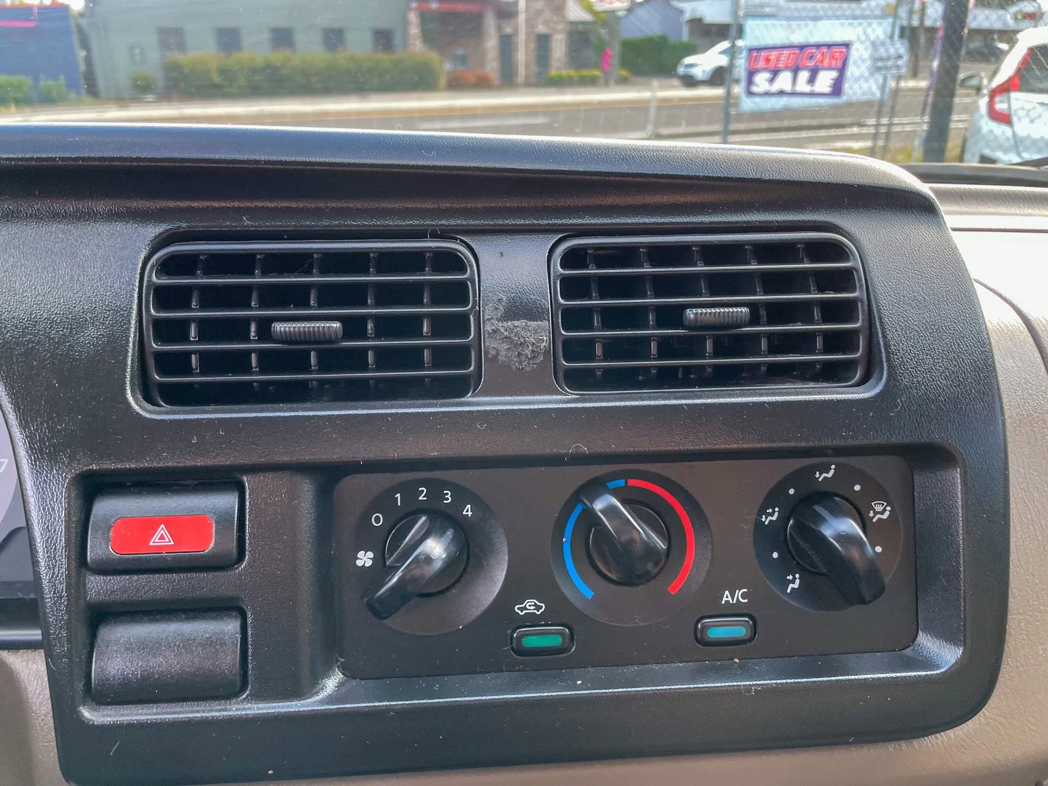 Used 2000 Nissan Frontier XE image 20