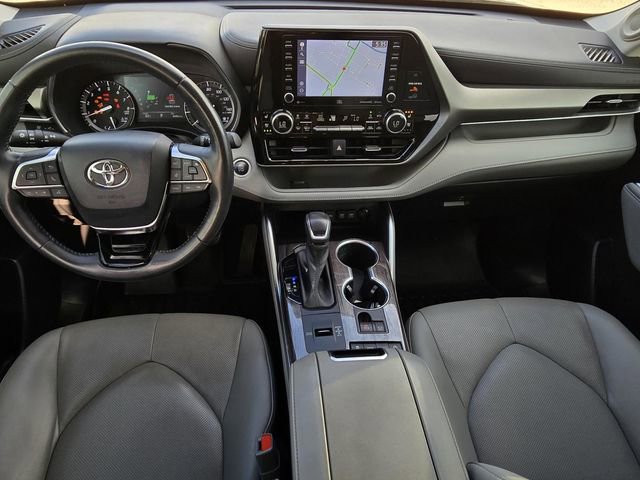 Used 2020 Toyota Highlander Limited image 28