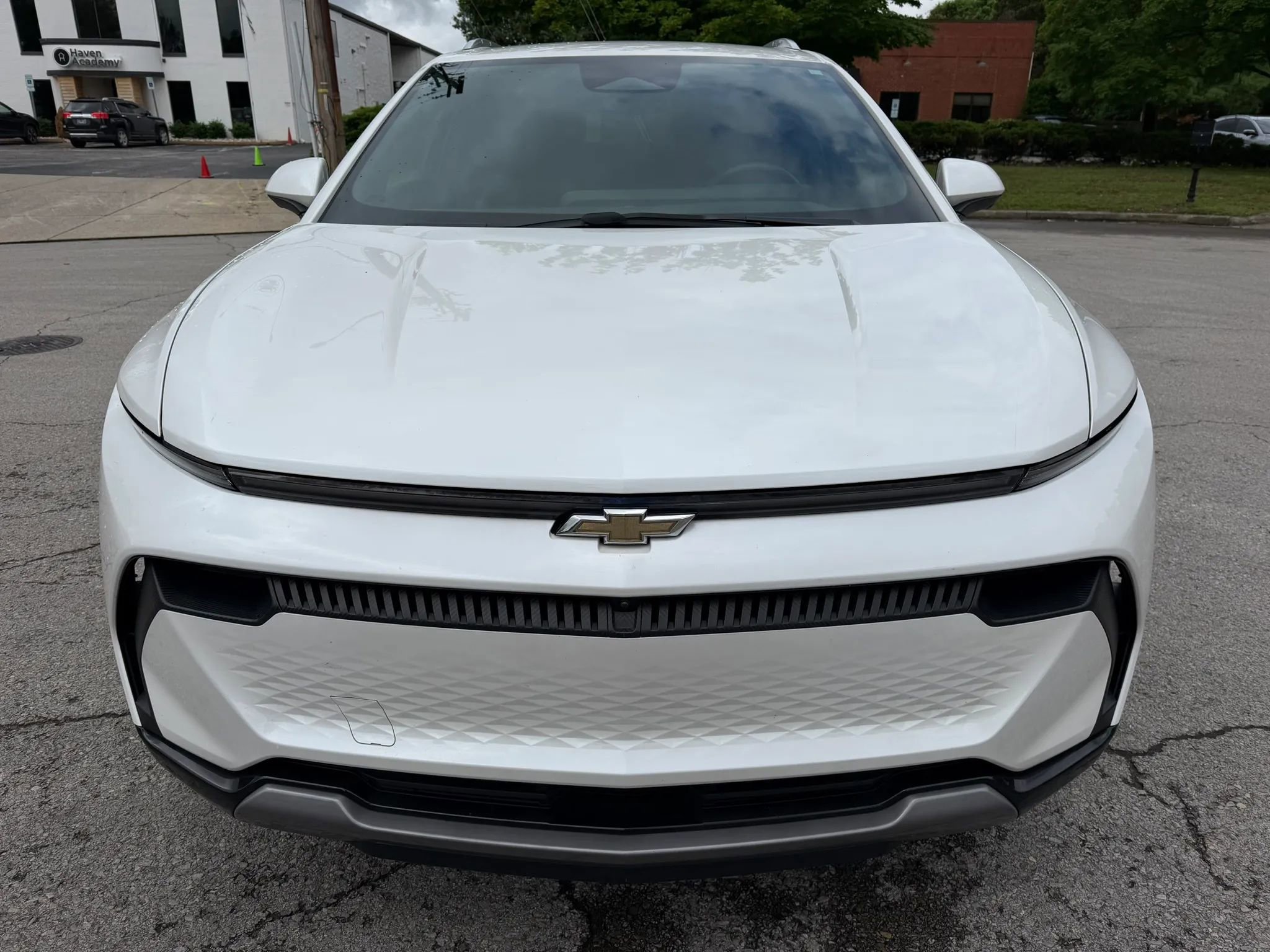 Used 2024 Chevrolet Equinox EV LT FWD image 9