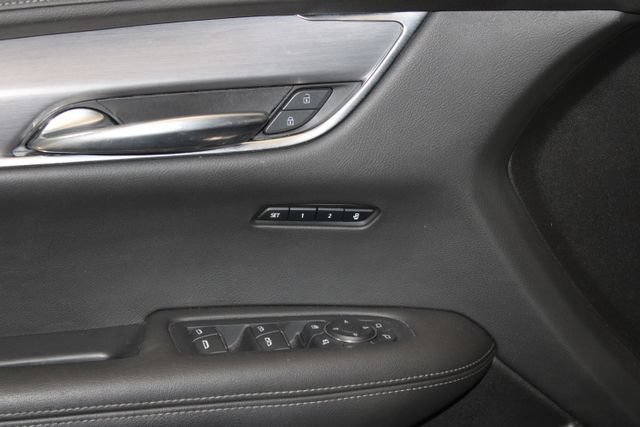 Certified 2023 Cadillac XT6 Luxury AWD/4WD image 12