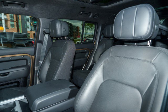 Used 2025 Land Rover Defender 130 X image 11