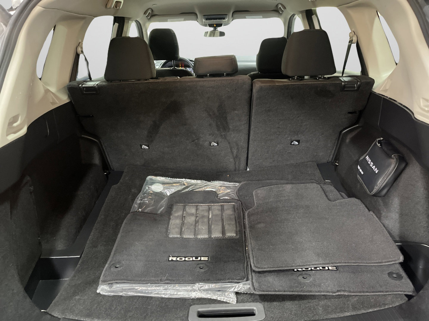 Used 2024 Nissan Rogue SV image 24