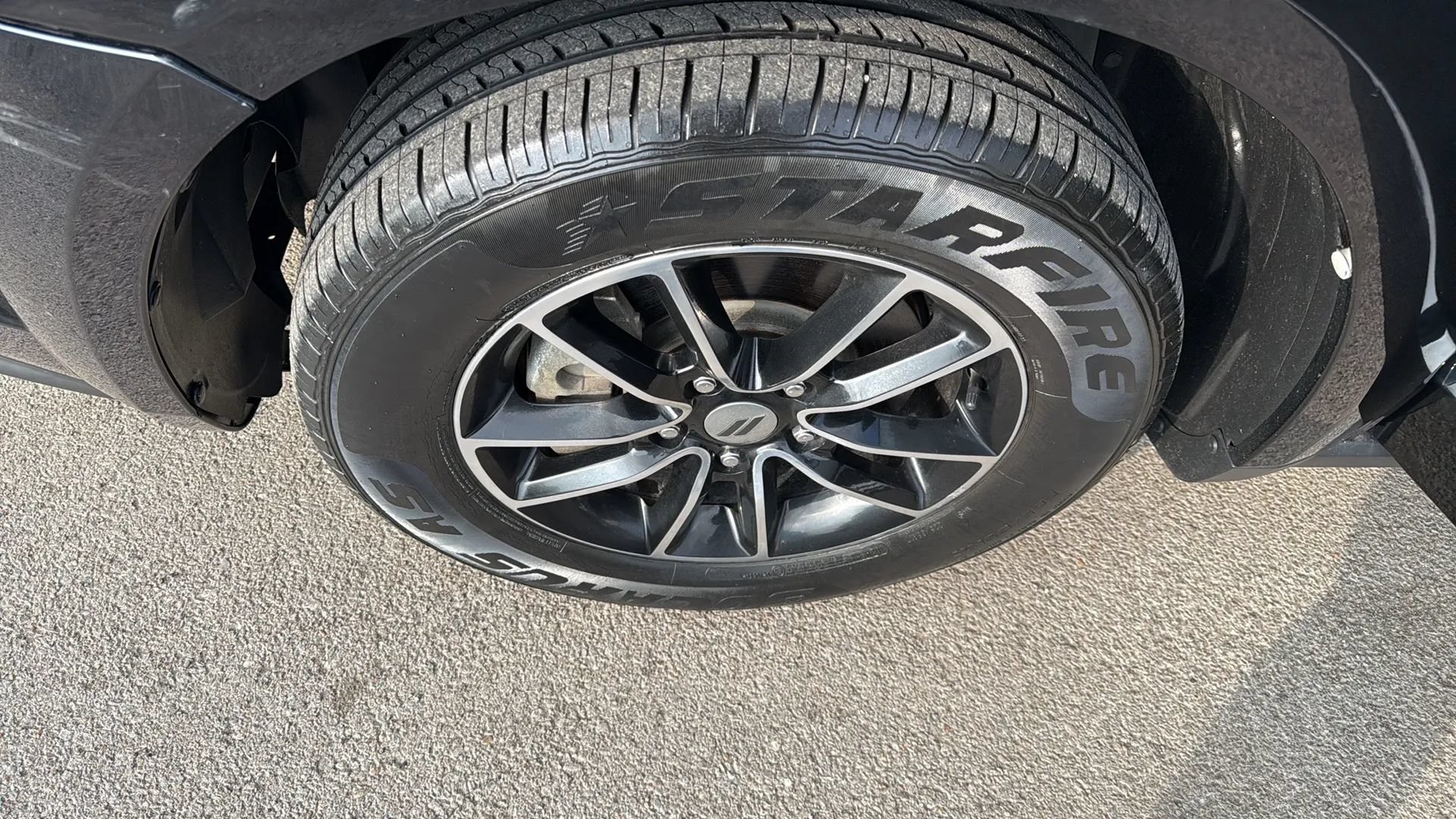 Used 2018 Dodge Journey SE w/ Popular Equipment Group FWD image 34