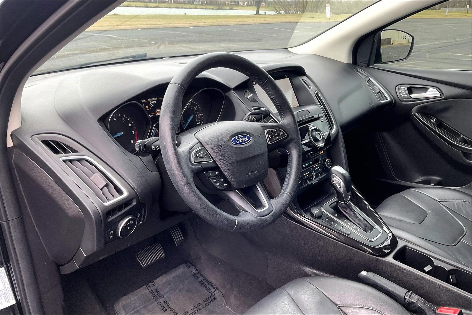 Used 2018 Ford Focus Titanium w/ Titanium Technology Package FWD image 15